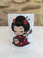 Mug bordeaux – Geisha chibi & fleurs de sakura